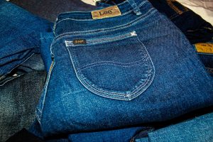 Best Jeans For Short Curvy Women
